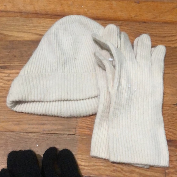 Winter bundle: JCREW white hat/gloves, black hat, NWT gloves, fleece gloves - Picture 5 of 7